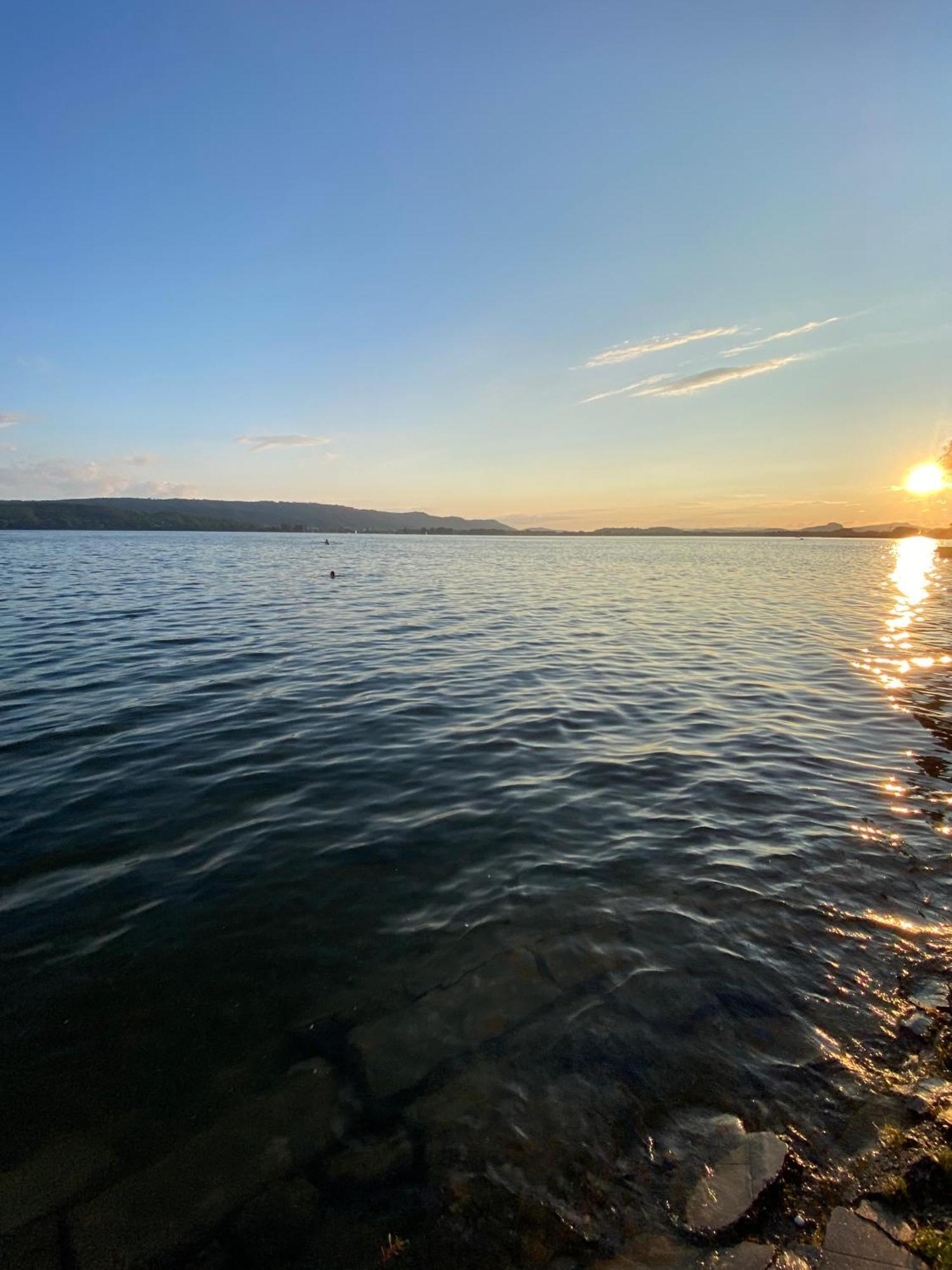 Ferienwohnung Seeromantik In 2 Minuten Am See Radolfzell am Bodensee Ngoại thất bức ảnh